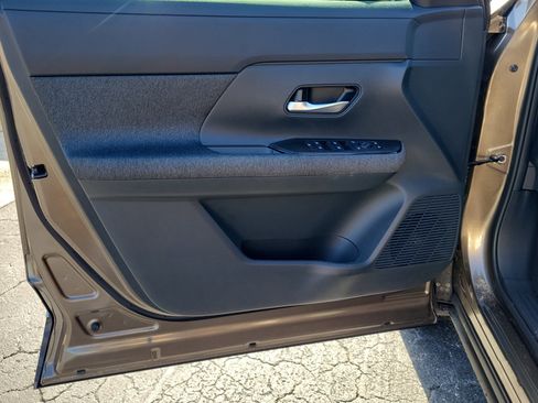 Certified 2025 Nissan Kicks SV FWD image 16