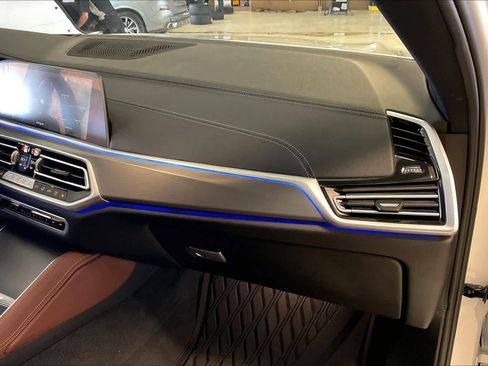 Used 2021 BMW X6 sDrive40i w/ Executive Package image 18