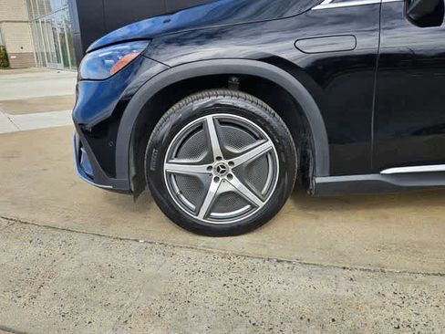Used 2023 Mercedes-Benz EQE 500 4MATIC SUV w/ Pinnacle Trim Package image 13