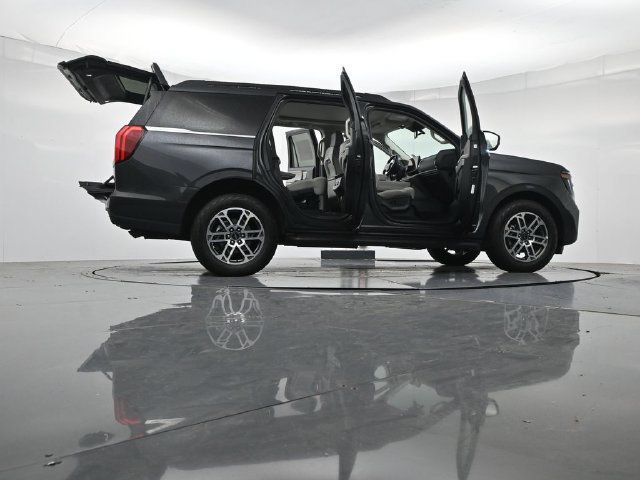 Certified 2025 Ford Expedition Active AWD/4WD image 57