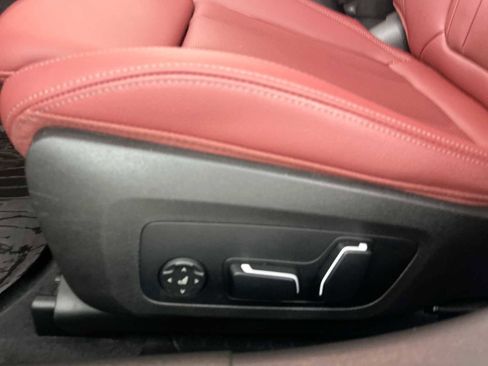 Used 2025 BMW 330i xDrive Sedan w/ Convenience Package image 14