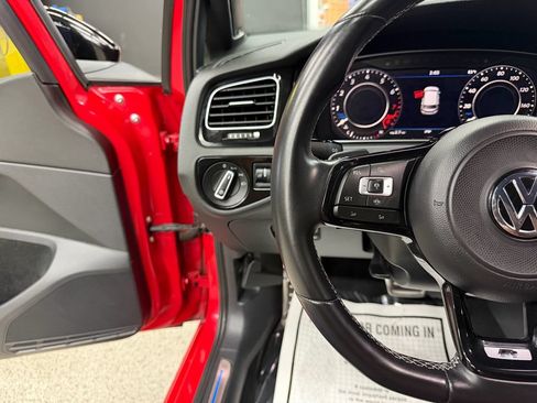 Used 2019 Volkswagen Golf R 4-Door AWD/4WD image 22