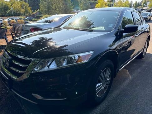 Used 2013 Honda Crosstour EX image 2
