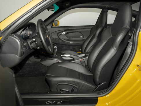 Used 2003 Porsche 911 GT2 RWD image 19