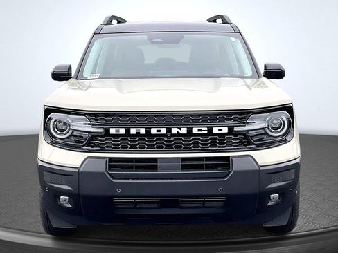 Used 2025 Ford Bronco Sport Outer Banks w/ Outer Banks Tech Package+ AWD/4WD image 2