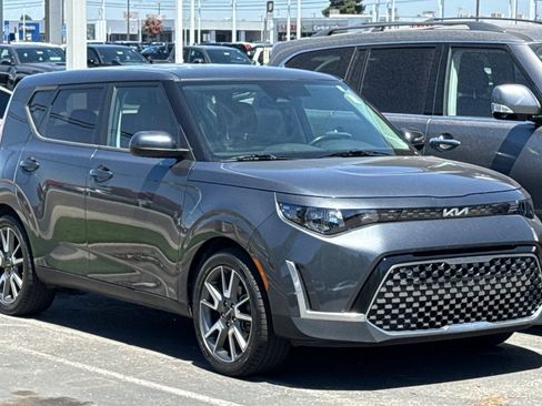 Used 2024 Kia Soul EX w/ Option Group 015 FWD image 2