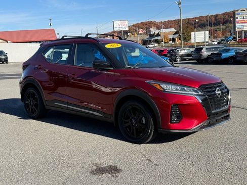 Used 2024 Nissan Kicks SR w/ SR Premium Package image 8