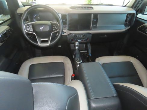 Used 2024 Ford Bronco Wildtrak AWD/4WD image 18