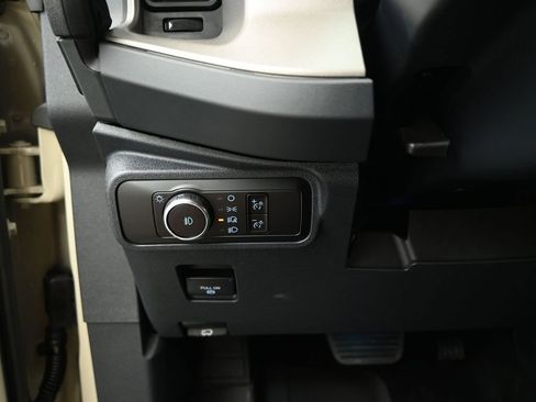 New 2026 Ford Bronco Outer Banks w/ Sasquatch Package image 11