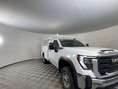 New 2025 GMC Sierra 2500 Pro w/ Convenience Package