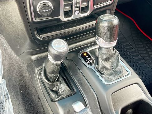 Used 2021 Jeep Wrangler Unlimited Sport AWD/4WD image 16