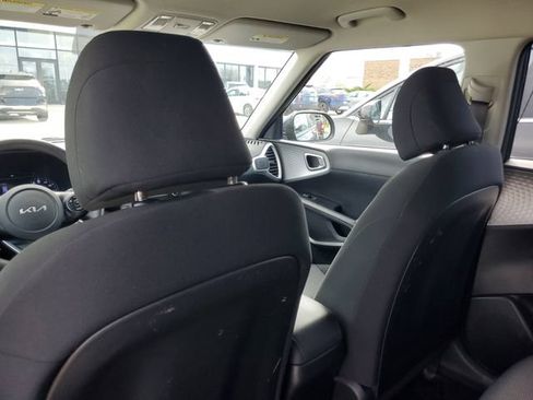 Used 2022 Kia Soul LX w/ Technology Package FWD image 9