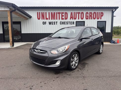 Used 2013 Hyundai Accent SE FWD image 1