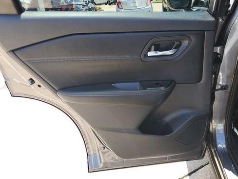 Used 2026 Nissan Rogue SL FWD image 13