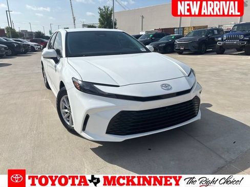 Used 2025 Toyota Camry LE AWD/4WD image 1