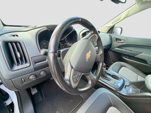 Used 2022 Chevrolet Colorado Z71 AWD/4WD image 11