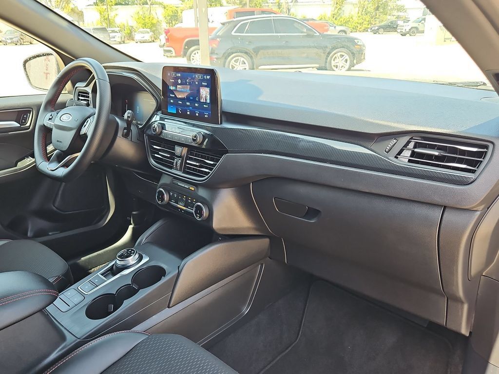Used 2025 Ford Escape ST-Line AWD/4WD image 32
