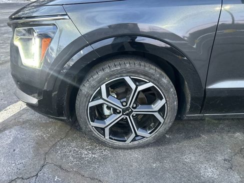 Used 2023 Kia Niro SX Touring image 29