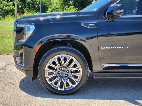 Used 2024 GMC Yukon Denali Ultimate AWD/4WD image 8
