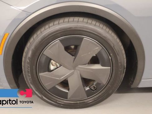 Used 2024 Toyota Prius Prime FWD image 8
