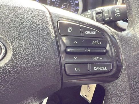 Used 2021 Hyundai Venue SE image 11