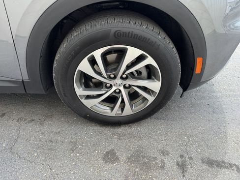 Used 2022 Buick Envision Essence w/ Technology Package I FWD image 38