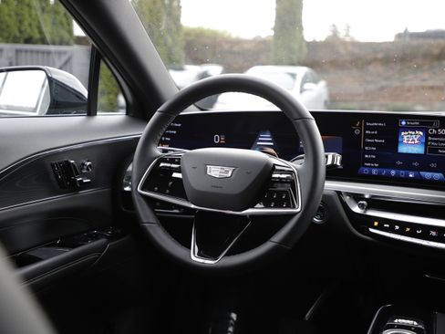 Used 2024 Cadillac Lyriq Sport AWD/4WD image 16