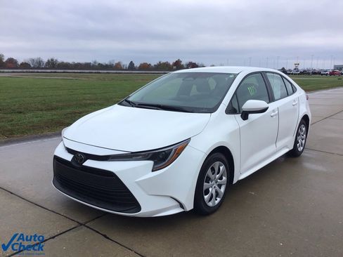 Used 2024 Toyota Corolla LE image 9