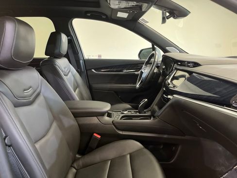 Certified 2024 Cadillac XT6 Premium Luxury AWD/4WD image 9