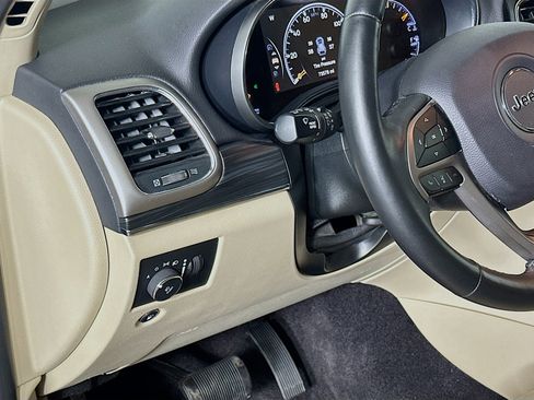 Used 2019 Jeep Grand Cherokee Limited RWD image 17