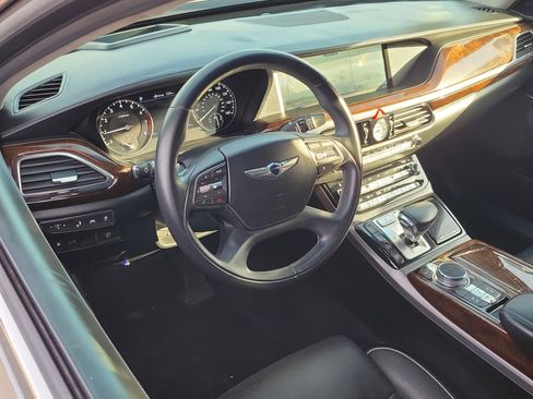 Used 2018 Genesis G90 5.0 Ultimate image 5