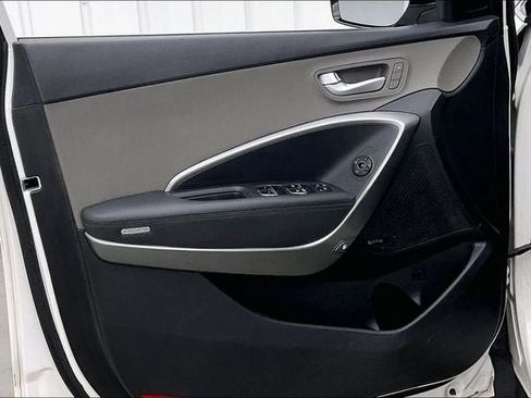 Used 2018 Hyundai Santa Fe AWD image 21