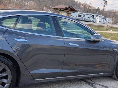 Used 2018 Tesla Model S 100D image 17