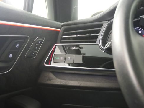 Used 2020 Audi Q7 3.0T Premium Plus w/ Premium Plus Package image 21
