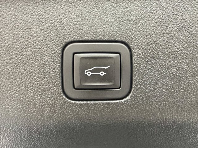 Certified 2023 Cadillac Escalade Premium Luxury w/ Performance Package AWD/4WD image 28