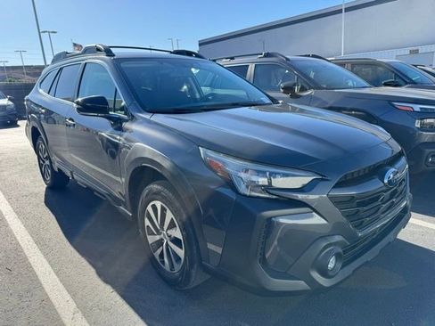 Used 2023 Subaru Outback Premium AWD/4WD image 2