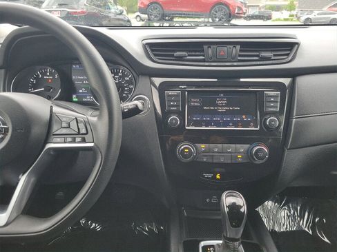 Used 2019 Nissan Rogue SV AWD/4WD image 13