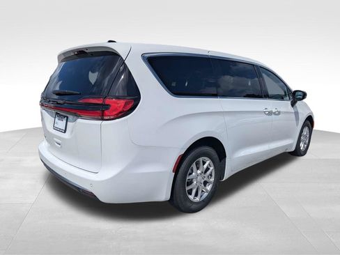 New 2027 Chrysler Pacifica Select w/ Family Tech Group FWD image 4