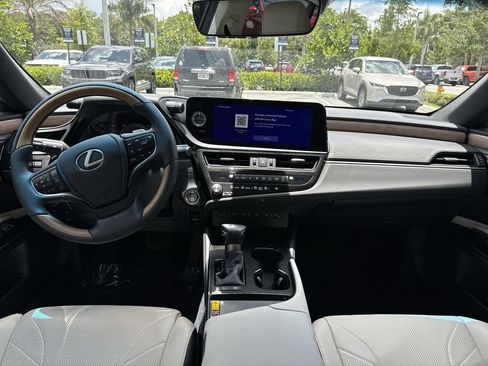 Used 2024 Lexus ES 300h Ultra Luxury w/ Accessory Package (Z2) FWD image 14