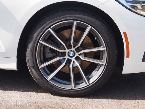 Used 2021 BMW 330i Sedan w/ Premium Package image 9