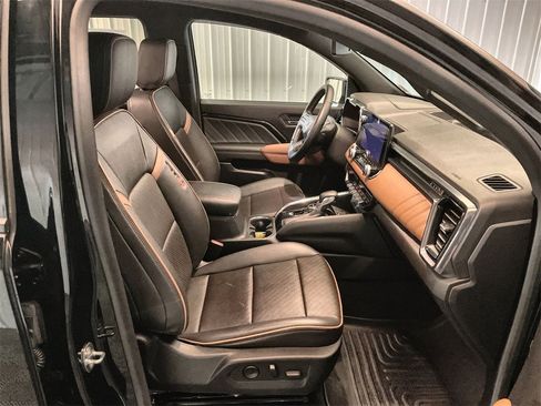 Used 2023 GMC Canyon AT4 w/ AT4 Premium Package image 26