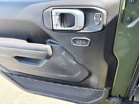 Used 2024 Jeep Wrangler Unlimited AWD/4WD image 12