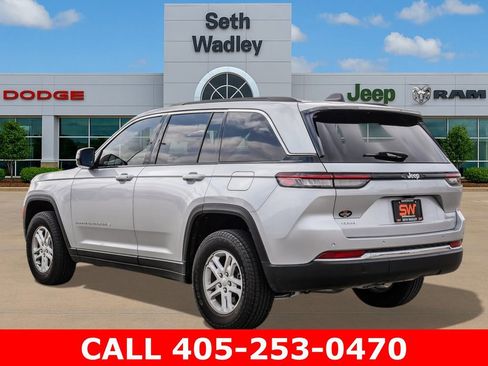 Used 2025 Jeep Grand Cherokee Laredo w/ Luxury Tech Group I AWD/4WD image 5