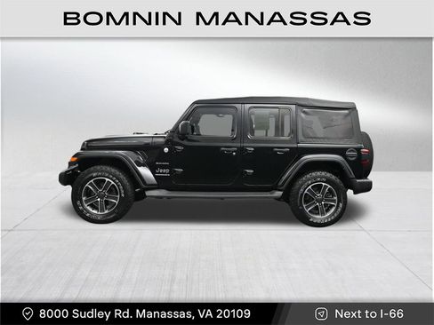 Used 2023 Jeep Wrangler Unlimited Sahara w/ LED Lighting Group AWD/4WD image 2