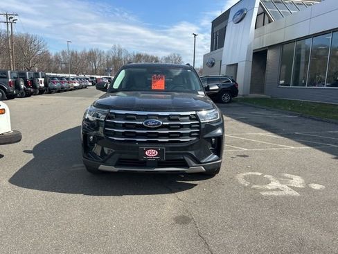 Used 2025 Ford Explorer Active w/ Active Comfort Package image 2