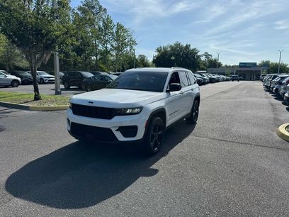 Used 2023 Jeep Grand Cherokee Altitude