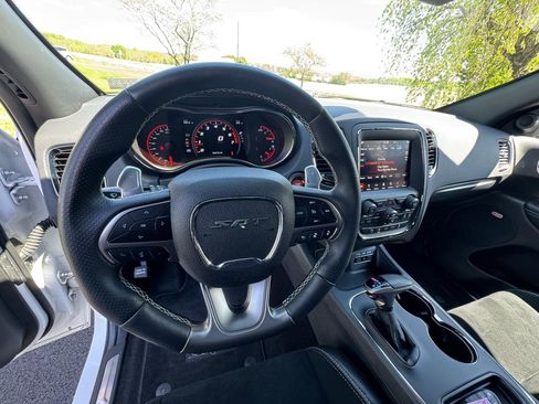 Used 2018 Dodge Durango SRT w/ Technology Group AWD/4WD image 15