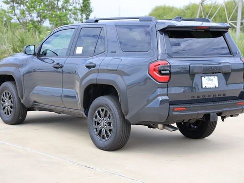 New 2026 Toyota 4Runner SR5 RWD image 6