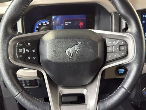 Used 2024 Ford Bronco Wildtrak image 15