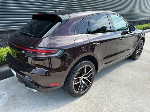 Certified 2024 Porsche Macan AWD/4WD image 10